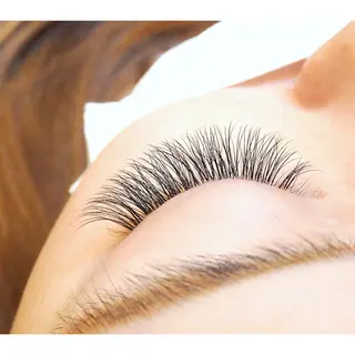 マツエク・マツパ まつげと眉の専門店　Sylph所属・西村 ちひろのマツエク・マツパデザイン