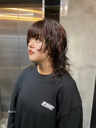 ミディアム パーマ Mahoメンズヘア 🦋デザインカラーのヘアスタイル