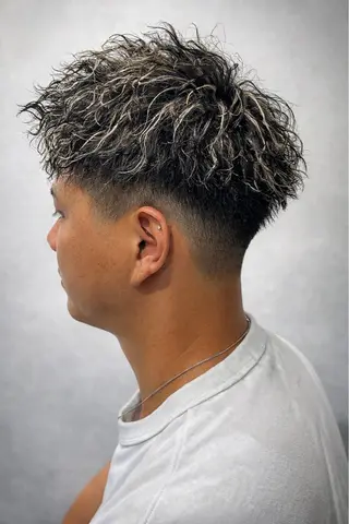 ショート カラー パーマ メンズ特化美容師 中戸 滉のヘアスタイル