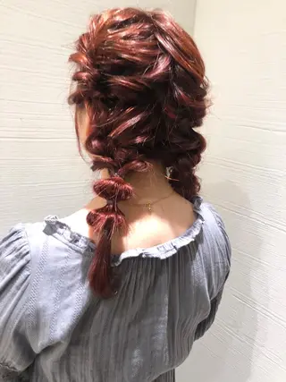セミロング ヘアアレンジ MIOベージュカラー 柔らかいカラーのヘアスタイル