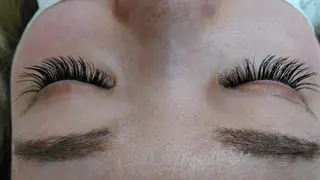 マツエク・マツパ fleur（フルール）所属・fleur フルールのマツエク・マツパデザイン