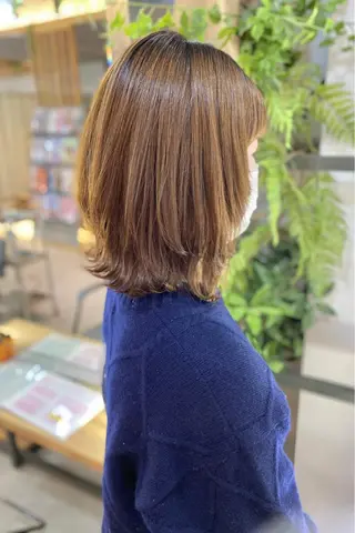 ミディアム 菊地 紗矢のヘアスタイル
