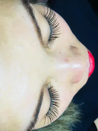 マツエク・マツパ 1席のみの個室サロン 西麻布1丁目のマツエク・マツパデザイン