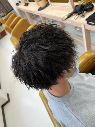 ショート パーマ メンズ 峯 渉人のヘアスタイル