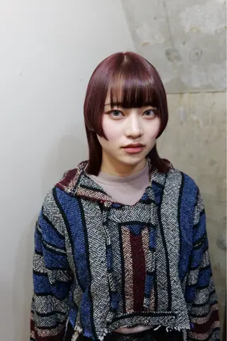 ミディアム カラー 𝙱𝙻𝙴𝙽 𝚋𝚢 𝚍𝚘𝚝.所属・🤍BLEN 窓🤍のヘアスタイル