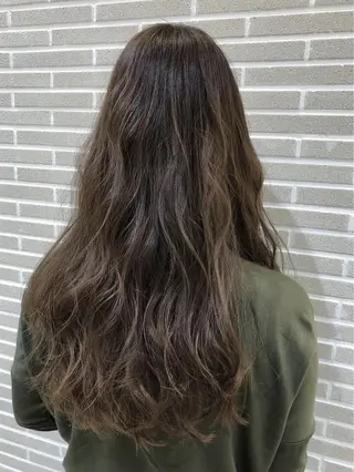 ロング カラー パーマ 山北 咲子のヘアスタイル