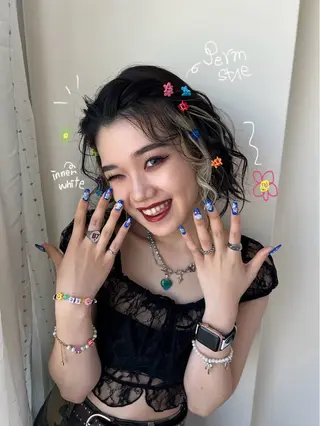 ヘアアレンジ Maho/海外 レイヤー/ハイトーンのヘアスタイル