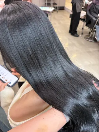 ロング 寒色＆ブリーチ特化 寒色MiOのヘアスタイル