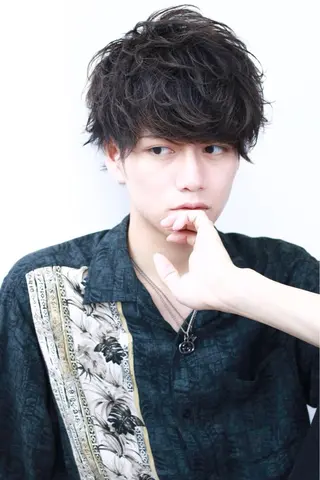 ショート カラー パーマ メンズ 赤み消し🌿 透明感カラー🫧のヘアスタイル