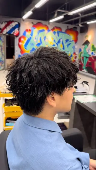 メンズ メンズパーマ 毛流れ/シャドウのヘアスタイル