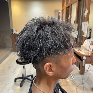 ショート カラー パーマ 樽川翔/フェザーパー マ/シャドウパーマのヘアスタイル