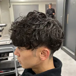 ミディアム パーマ メンズ 🐦‍🔥フェザーパ ーマ🐦‍🔥きるやのヘアスタイル