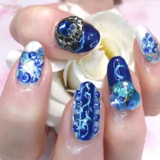 ネイル エステとネイル ローズコンフォートのネイルデザイン