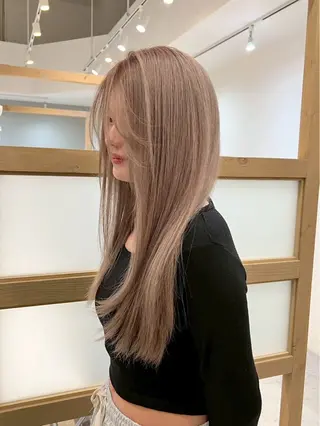 セミロング カラー SEINA️️/烏丸 ブリーチ/ハイトーンのヘアスタイル