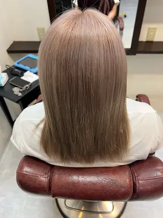 ミディアム 吉岡 なみのヘアスタイル