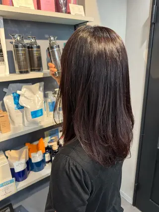 セミロング カラー NAVY／airi 完全完結型個室サロンのヘアスタイル