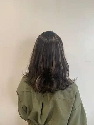 ミディアム カラー ハイトーン/レイヤー 💜Akaneのヘアスタイル