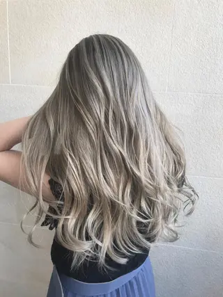 ロング カラー 森本 笑のヘアスタイル