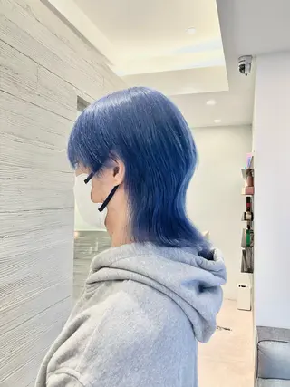 ショート カラー サキ🤍ハイトーン 🩰くびれ巻きヘアのヘアスタイル