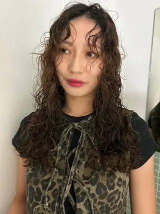 ロング パーマ hen所属・心斎橋/レイヤー/ ブリーチ/モエのヘアスタイル