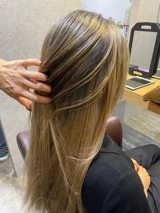 セミロング 宮越 琉希弥のヘアスタイル