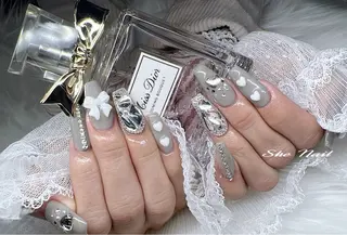 ネイル She   Nail所属・ISA_ BELLAのネイルデザイン