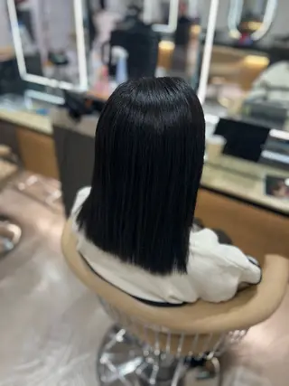 ミディアム カラー ONE CONCEPT【ワンコンセプト】所属・飯味 華菜のヘアスタイル