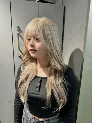 ロング カラー naito/ブリーチ /エクステ/縮毛のヘアスタイル