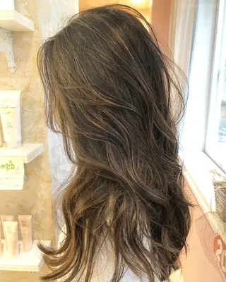 ロング REVE所属・TAKU 美容師のヘアスタイル