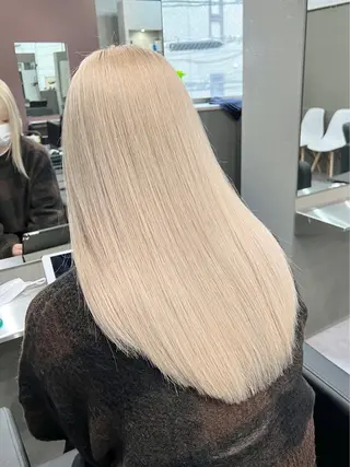 ロング カラー Via  京都烏丸所属・ブロンド/ハイトーン /レイヤー/りなのヘアスタイル