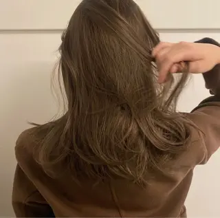 ミディアム カラー レイヤーカット 西宮北口/みなみのヘアスタイル