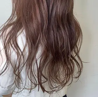 ロング カラー 小森 衣純のヘアスタイル