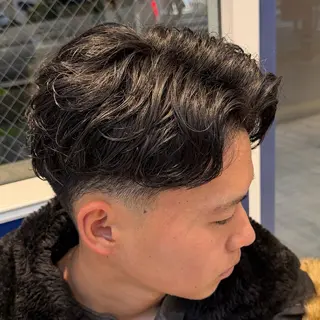 ショート パーマ メンズ 吉田 新平のヘアスタイル