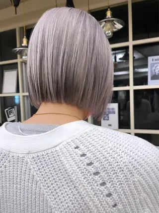 ミディアム カラー ネイル マツエク・マツパ アイブロウ ⭐ハイトーンブリーチ ミルクティーピンクのヘアスタイル