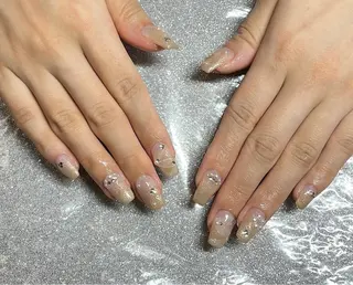 ネイル VIERU 🌈🎀💖のネイルデザイン