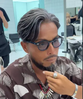 メンズ 白髪ぼかし/白髪 メッシュ/ゆうとのヘアスタイル