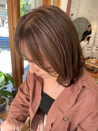 ミディアム カラー Kozy  hair design所属・東 史夏のヘアスタイル