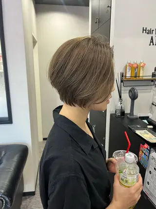 ショート カラー 友滝 真菜美のヘアスタイル