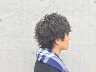 ショート カラー パーマ ヘアアレンジ メンズ seen所属・境 健助のヘアスタイル