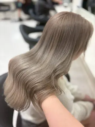 カラー 透明感ハイトーン/ ベージュ/りくとのヘアスタイル