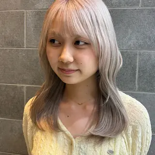 セミロング カラー ヘアアレンジ ブリーチカラー特化 🥣/渡邉日向のヘアスタイル