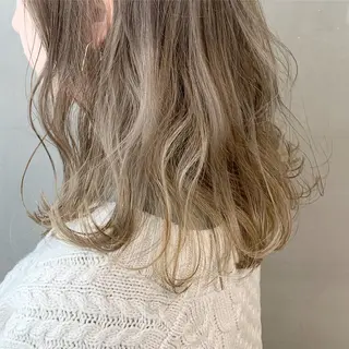 ミディアム カラー SALOWIN梅田茶屋町店所属・ウルフレイヤーカット /チヒロのヘアスタイル