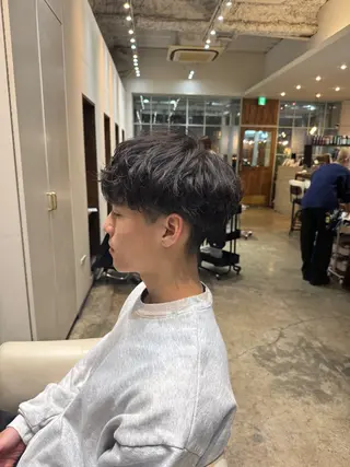 パーマ メンズ ブリーチ無しダブル カラー特化/🫧中村のヘアスタイル