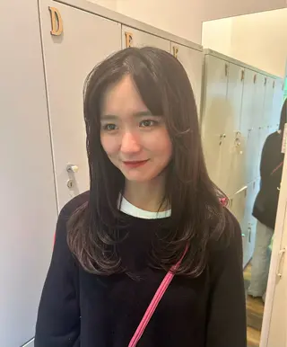 セミロング Hiiro/海外ヘア /レイヤーカットのヘアスタイル