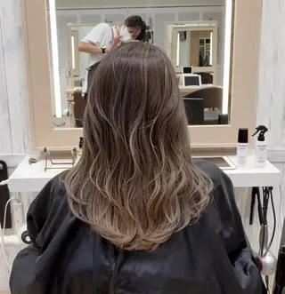 セミロング カラー LUSTRE クロサワのヘアスタイル