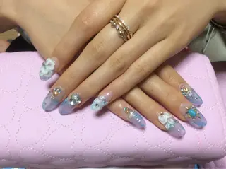 ネイル フラワー ムーンのネイルデザイン