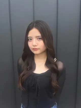 ロング カラー ベージュカラー⌇﻿ くびれヘア.𐙚心音のヘアスタイル