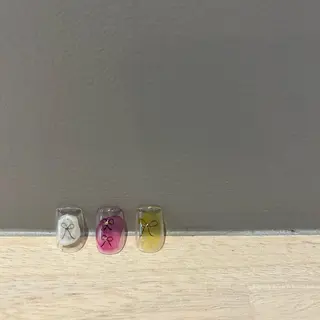 ネイル nail atelier hiton所属・nailist 朱音のネイルデザイン