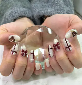 ネイル 秋元 琴音のネイルデザイン