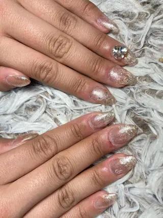 ミディアム ネイル ✴︎ Delightのネイルデザイン